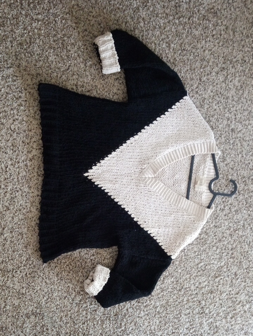 Anthropologie Moon River Colorblock Chenille V Neck Sweater Black White Small - Picture 2 of 10